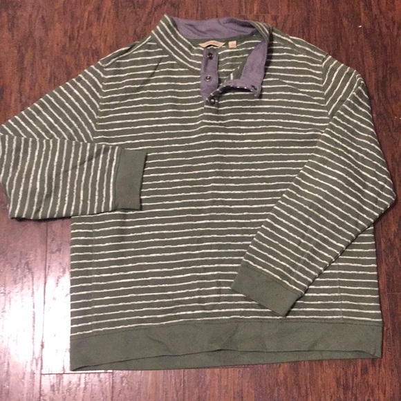 Green and white sweater - Picture 1 of 4